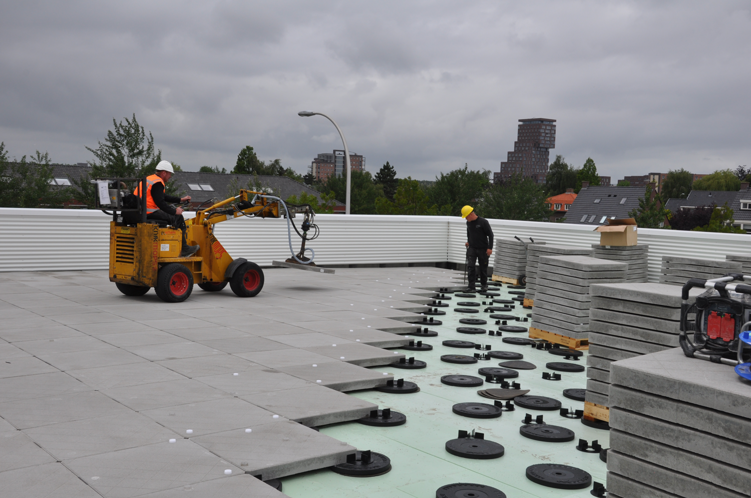 Pardak80: voor renovatiedaken en parkeerdaken met lage verkeersintensiteit Pardak80: voor renovatiedaken en parkeerdaken met lage verkeersintensiteit
