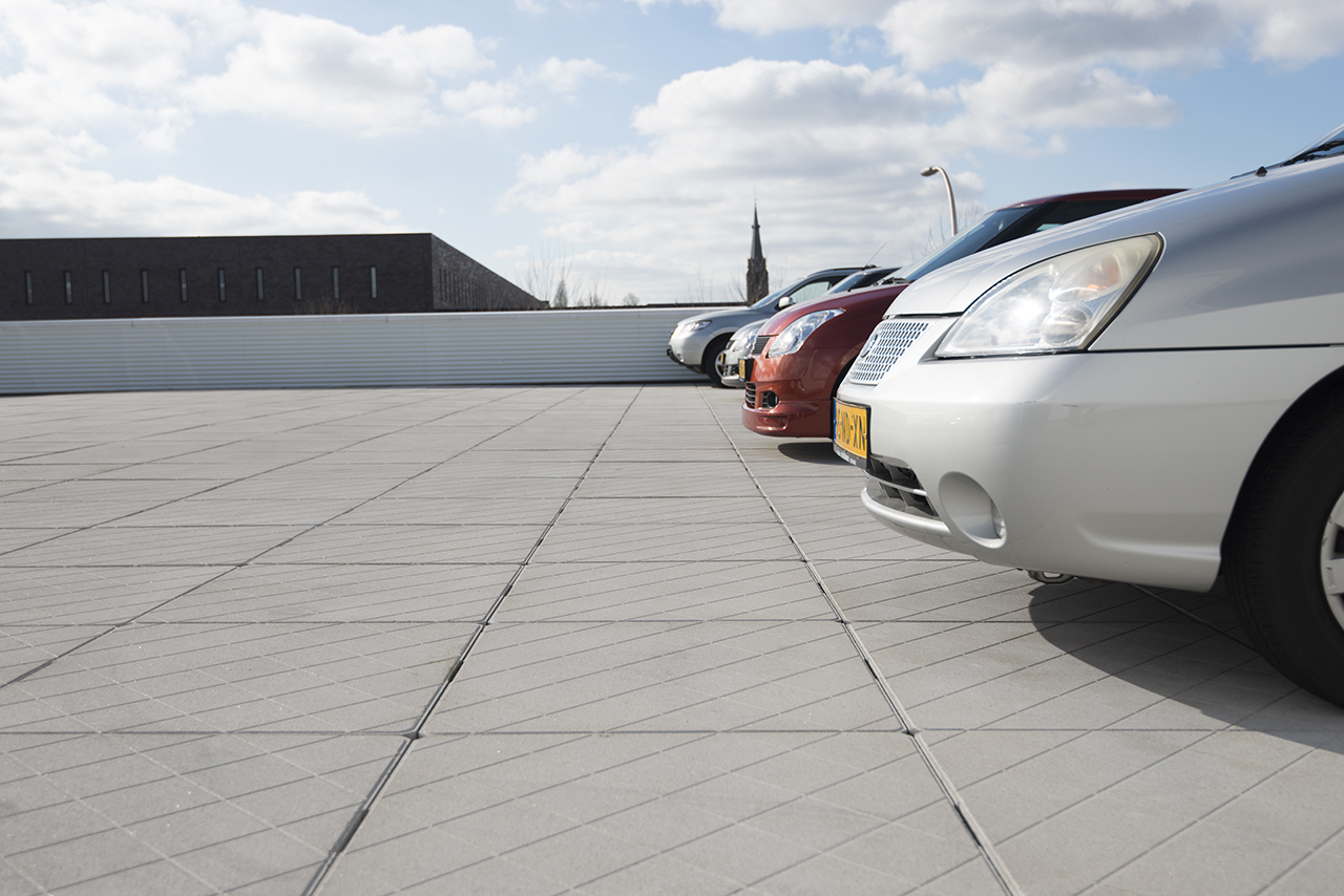 Pardak80: voor renovatiedaken en parkeerdaken met lage verkeersintensiteit Pardak80: voor renovatiedaken en parkeerdaken met lage verkeersintensiteit