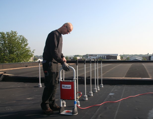 Innovatie op het dak: Mechanische bevestiging zonder perforatie