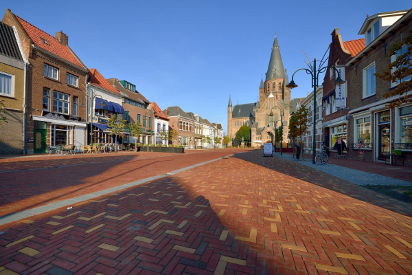 HUWA straatbaksteen Médoc, Corsica en Ardèche, Steenbergen, NL