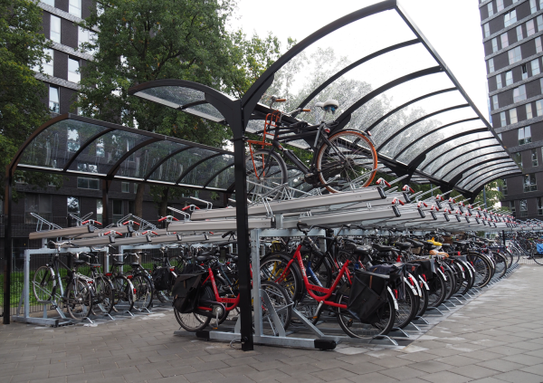 Studenten van de hogeschool Utrecht kunnen hun fiets parkeren in het FalcoLevel Premium+ etage rek