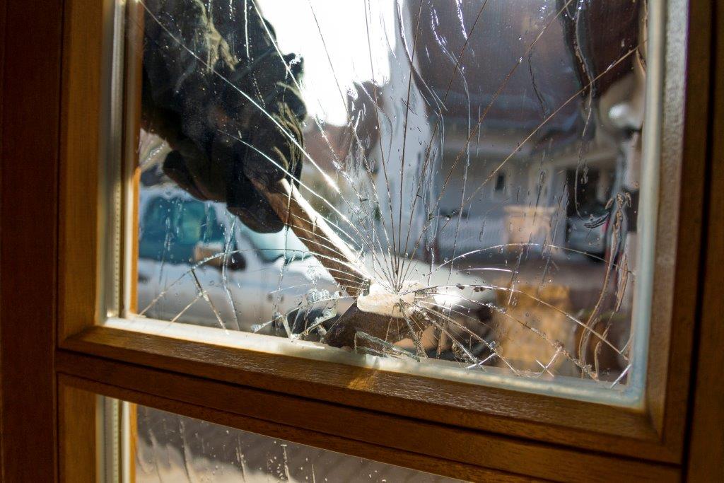 Voorkom inbraak of vandalisme met veiligheidsglas Pantzerglas Voorkom inbraak of vandalisme met veiligheidsglas Pantzerglas