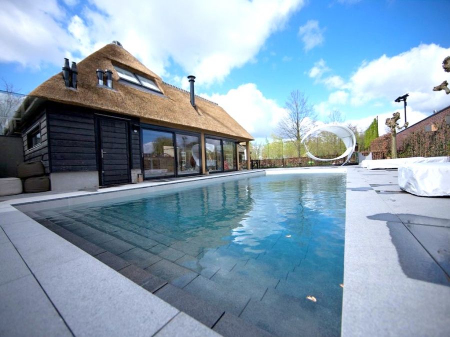 Inducon beweegbare vloer zwembad onder water Inducon beweegbare vloer zwembad onder water