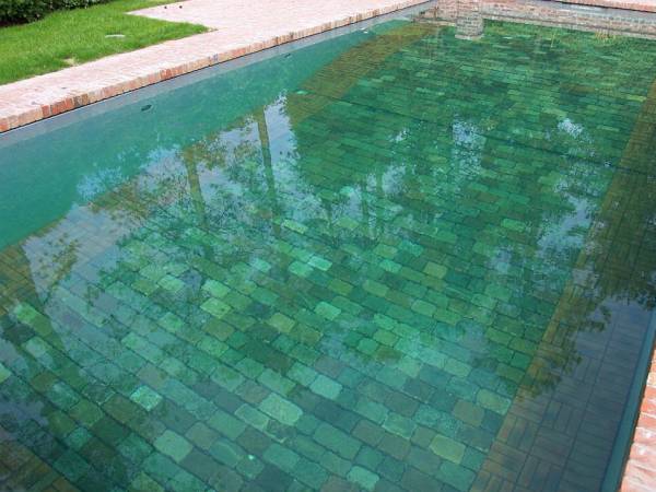 Exclusieve zwembaden, zwembadvloer onder water
