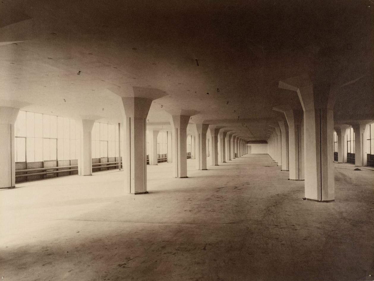 Paddestoelvloeren Van Nelle Fabriek, Rotterdam, foto collectie NAi | TENT_o691 Paddestoelvloeren Van Nelle Fabriek, Rotterdam, foto collectie NAi | TENT_o691
