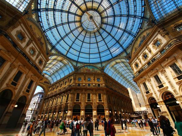 Galleria Vittorio Emanuele II, Milaan, Italië - foto paul bica from Toronto, Canada (Flickr) [CC BY 2.0 (http://creativecommons.org/licenses/by/2.0)], via Wikimedia Commons