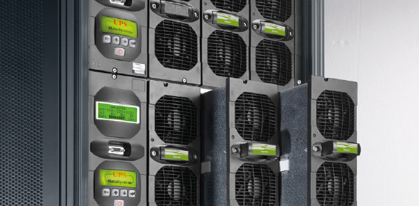 Nieuwe UPS met dubbele ingang en redundante besturing Nieuwe UPS met dubbele ingang en redundante besturing
