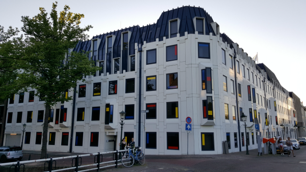 Mondriaan in Den Haag: Koninginnegracht