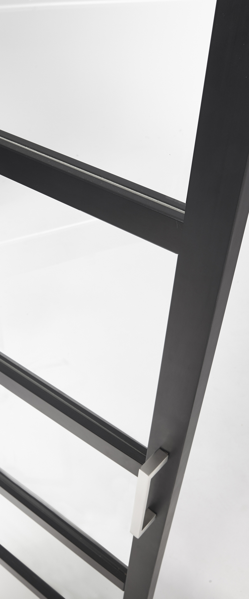 Nieuwe Skantrae deur speelt in op minimalisme Nieuwe Skantrae deur speelt in op minimalisme