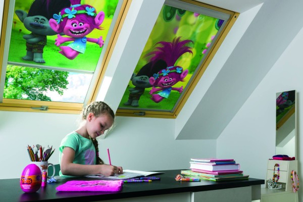 FAKRO ontwikkelt samen met Dreamworks speciale print voor binnenzonwering