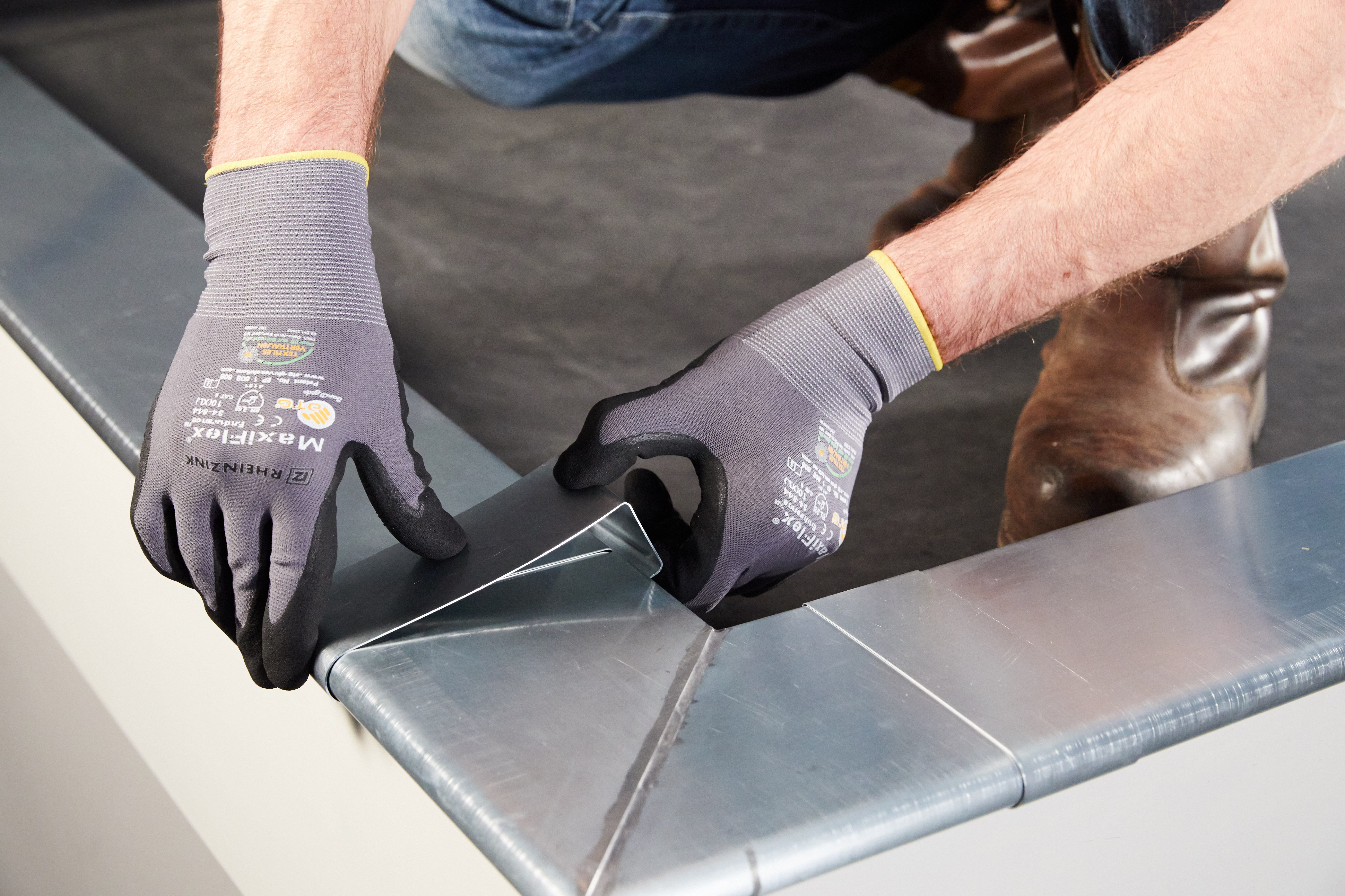Montage zonder solderen met de Quick-fit deklijst Montage zonder solderen met de Quick-fit deklijst