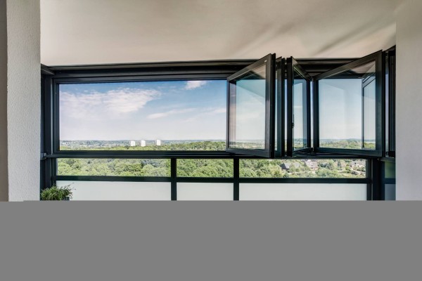 Solarlux prefab-balkons voor flatrenovaties 