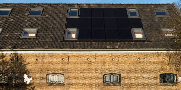 Esthetische integratie-oplossingen VELUX dakramen en zonnepanelen