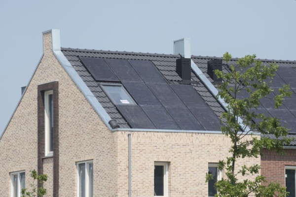 Esthetische integratie-oplossingen VELUX dakramen en zonnepanelen