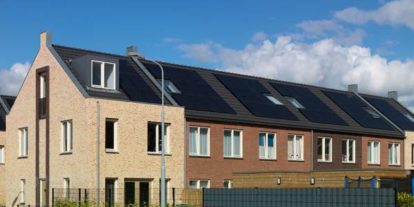 Esthetische integratie-oplossingen VELUX dakramen en zonnepanelen