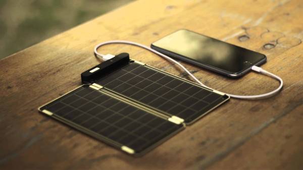 Solar Paper telefoonoplader op zonne-energie
