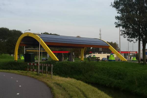 Fastned laadstation voor elektrische auto's langs de A12 bij Zoetermeer