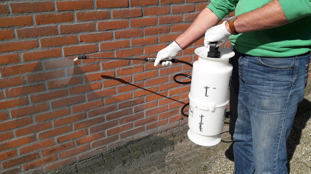 Gevelimpregneer van Plaka voorkomt vuilaanslag, schimmelvorming en vorstschade Gevelimpregneer van Plaka voorkomt vuilaanslag, schimmelvorming en vorstschade