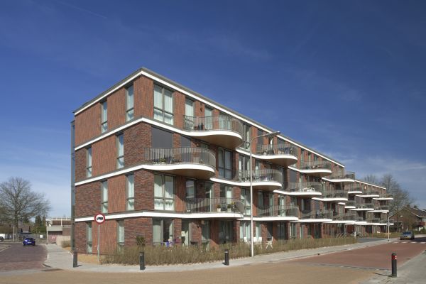 Steenstrips van Sto Isoned zorgt voor ideale isolatie en geeft appartementen speelse stijl en moderne look