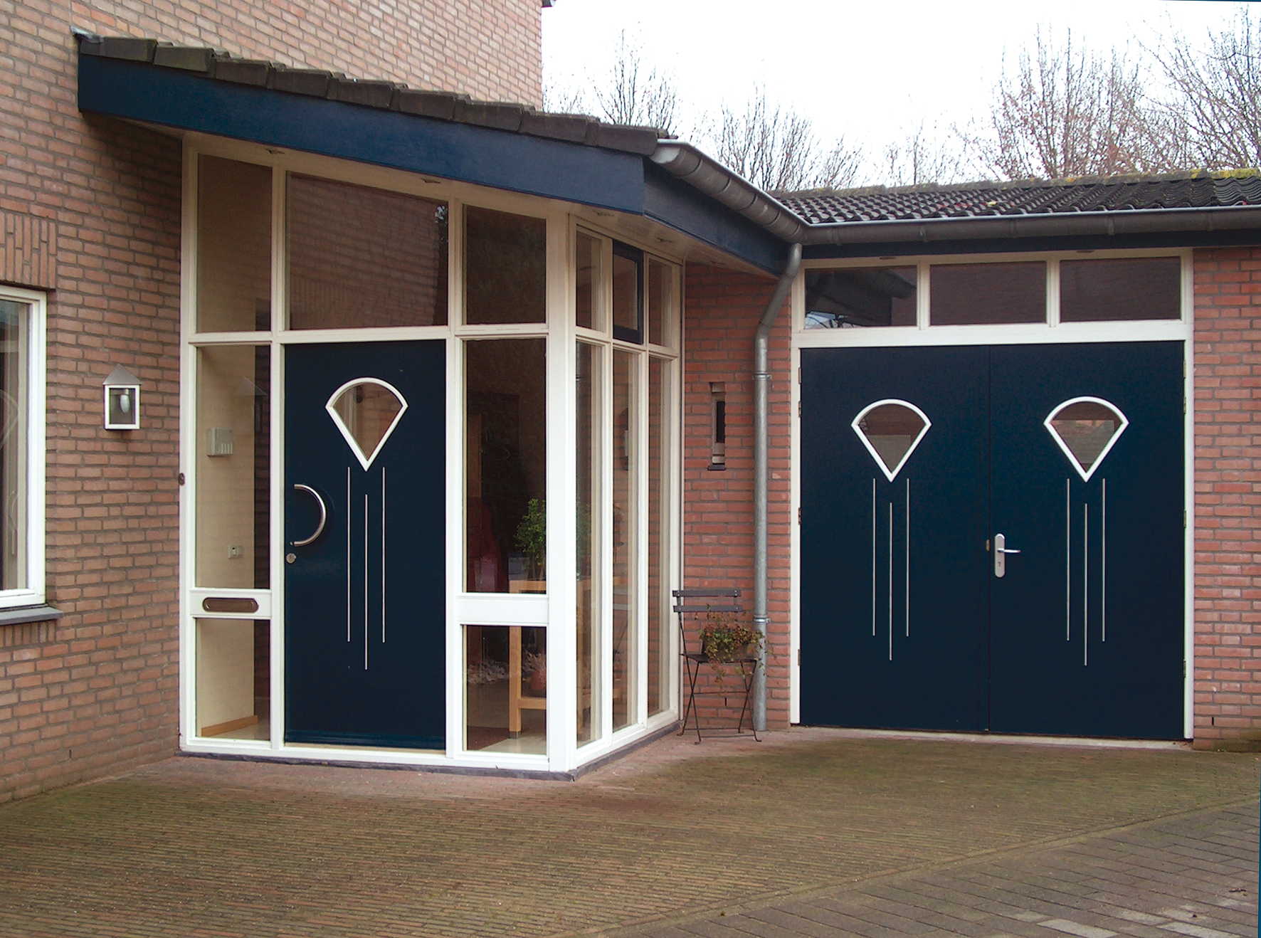 Vormstabiele deurplaat met de bewerkingseigenschappen van een plaat en de strenge kwaliteitseisen van een deur Vormstabiele deurplaat met de bewerkingseigenschappen van een plaat en de strenge kwaliteitseisen van een deur