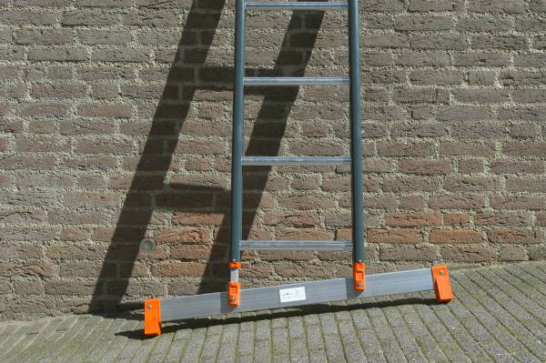 Smart Level Ladder met verstelbare laddervoet voor werken op ongelijke ondergrond