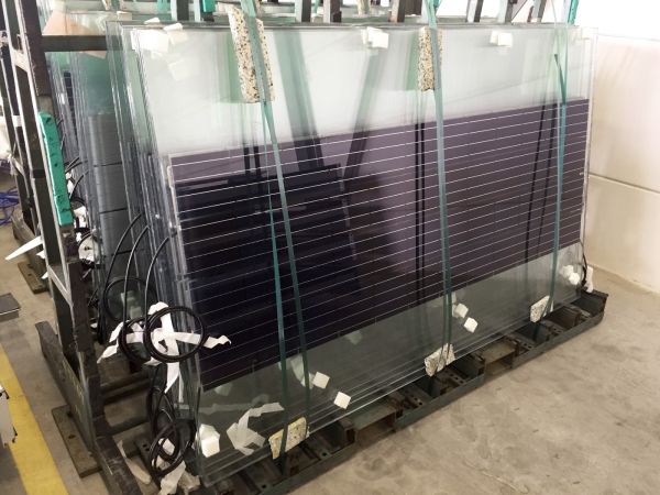 Metaglas start productie geluidscherm met zonnecellen