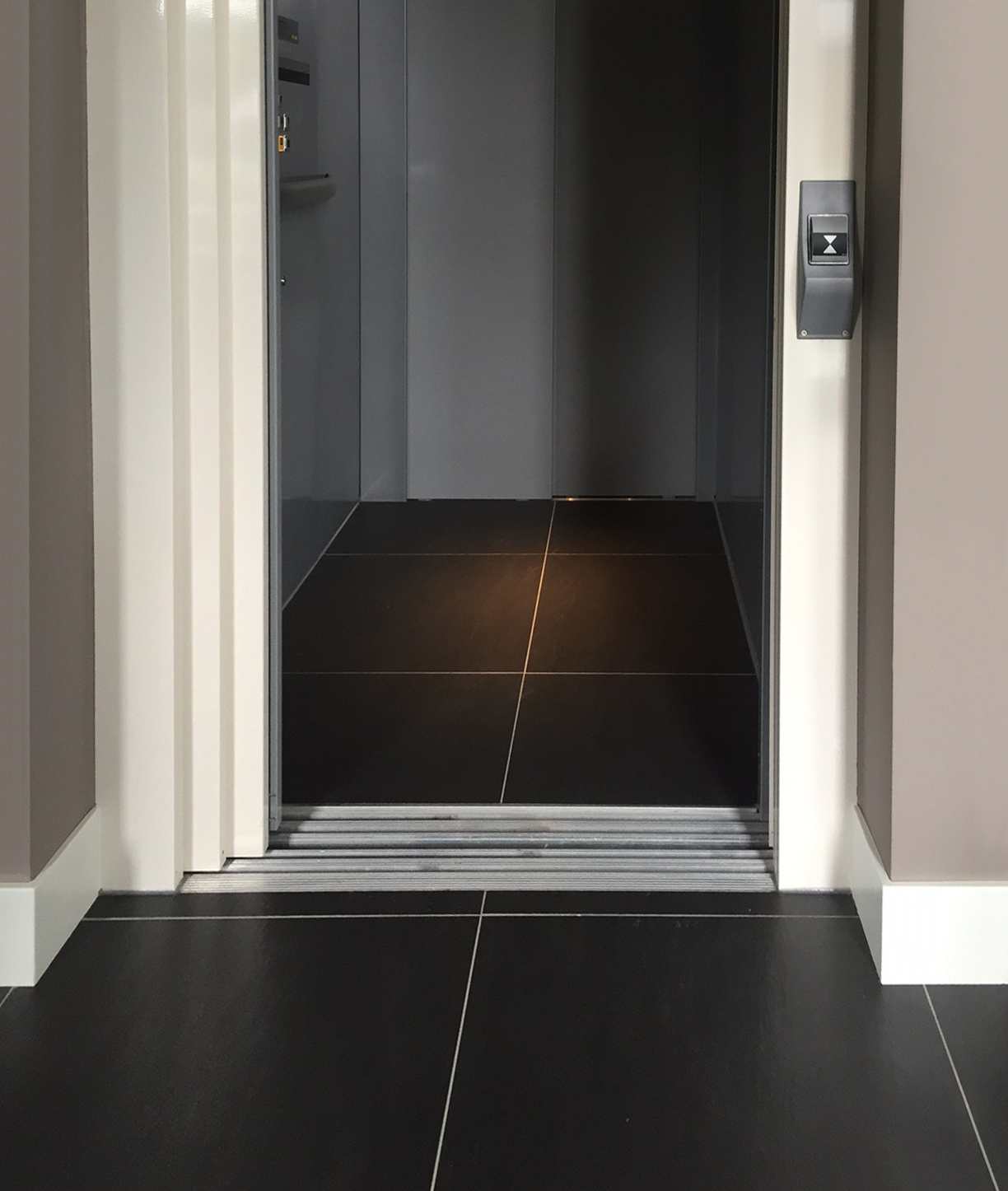 Het alternatief op een traditionele lift Het alternatief op een traditionele lift