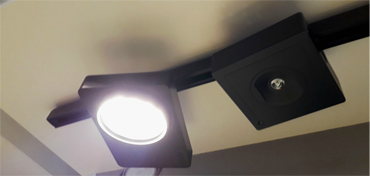 Vluchtwegverlichting verborgen in het donker met de CELO Cinema Vluchtwegverlichting verborgen in het donker met de CELO Cinema