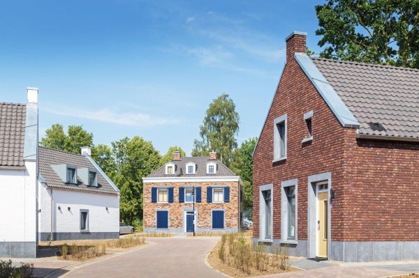 De constructieve kracht van beton en de stijlvolle uitstraling van natuursteen