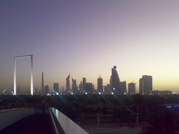 The Frame in Dubai, 's avonds