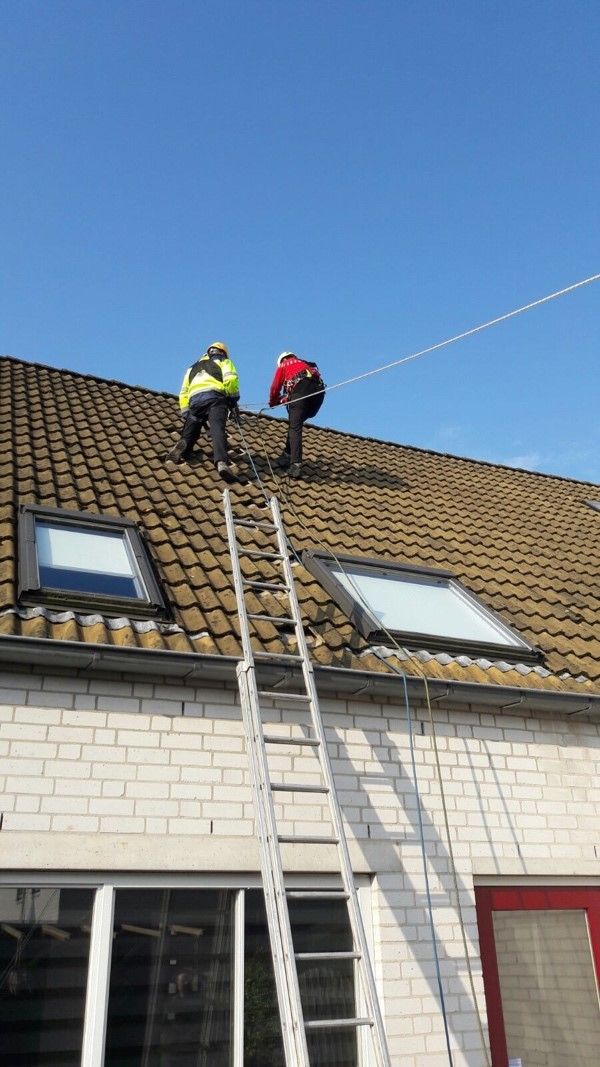 PITH Solutions LS-systeem valbeveiliging voor daken op panden met 2 - 3 bouwlagen