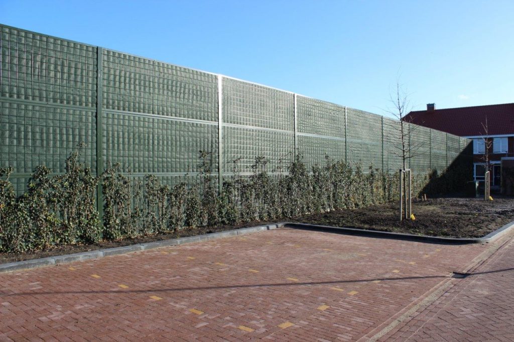 Noise reducer geluidsisolerend en geluidsabsorberend hekwerk