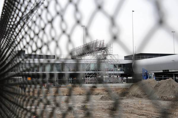 Heras open kantoor op luchthaven Schiphol