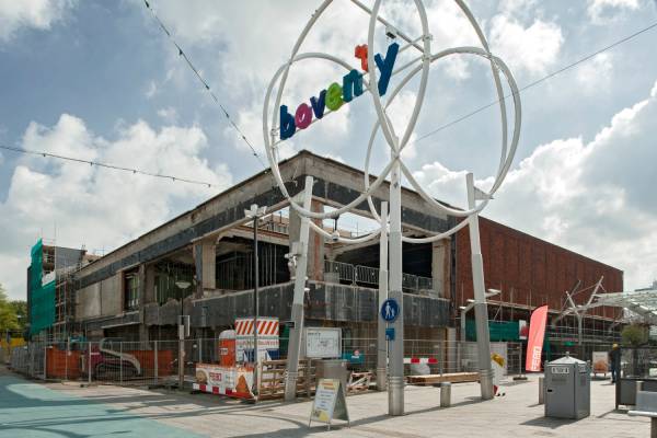 Transformatie Buikslotermeerplein E-Board gevelsysteem sloopwerk en gedeeltelijk gereed