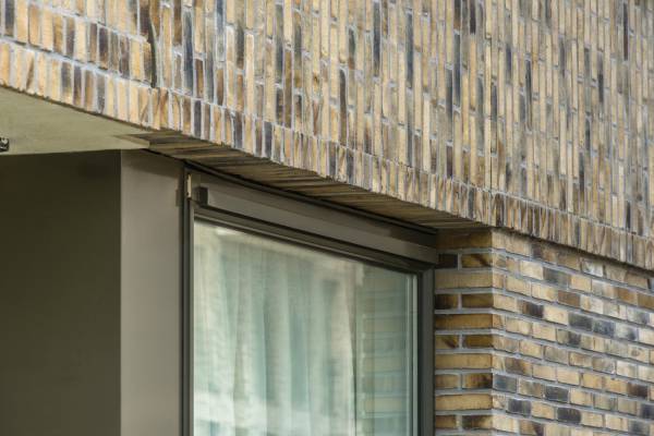 Renson levert een projectoplossing op maat voor slanke integratie raamventilatie, project De Zeebonk, Zeeburgereiland, Amsterdam