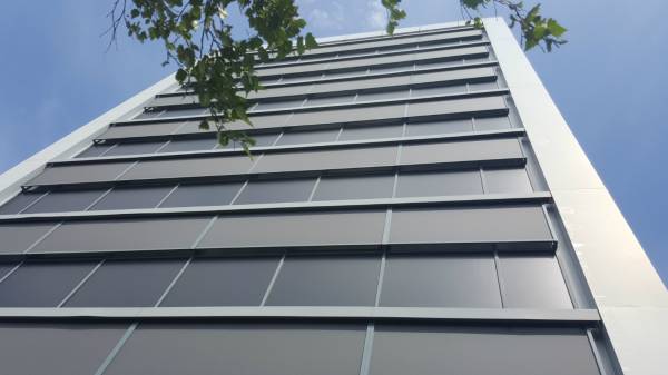 1500 SolidScreens tegen hinderlijk zonlicht op Schiphol Central Business District