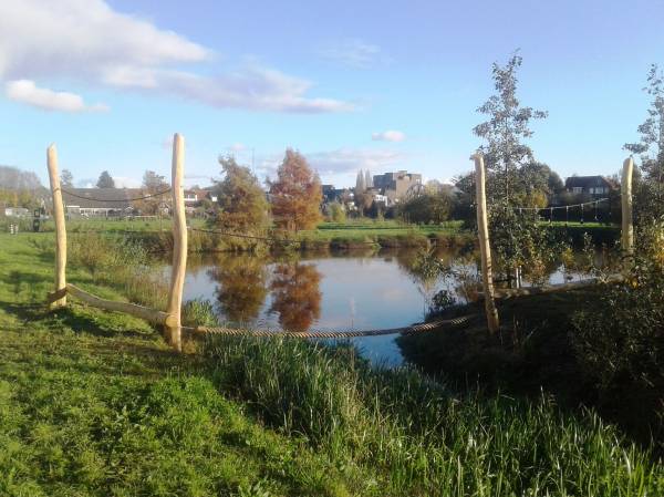 Natuurlijk spelen met speeltoestellen van IJreka