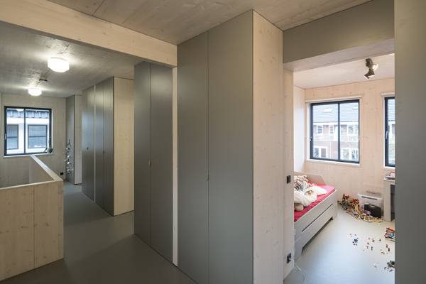 Ook op de bovenverdieping zoeveel mogelijk open ruimtes en CO2 neutraal Marmoleum van Forbo Flooring op de vloer