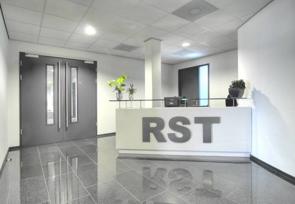 Houten binnendeuren en plaatstalen kozijnen als compleet systeem: RST Rotterdam