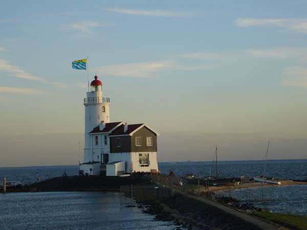 Formenta ISS Vlaggenmast vuurtoren Marken: zware windbelasting