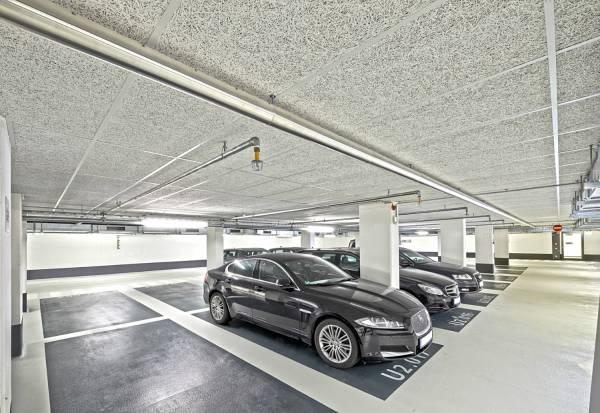 Ultieme geluidsabsorptie door combinatie houtwol en glaswol in parkeergarage Bülow Carré, Stuttgart