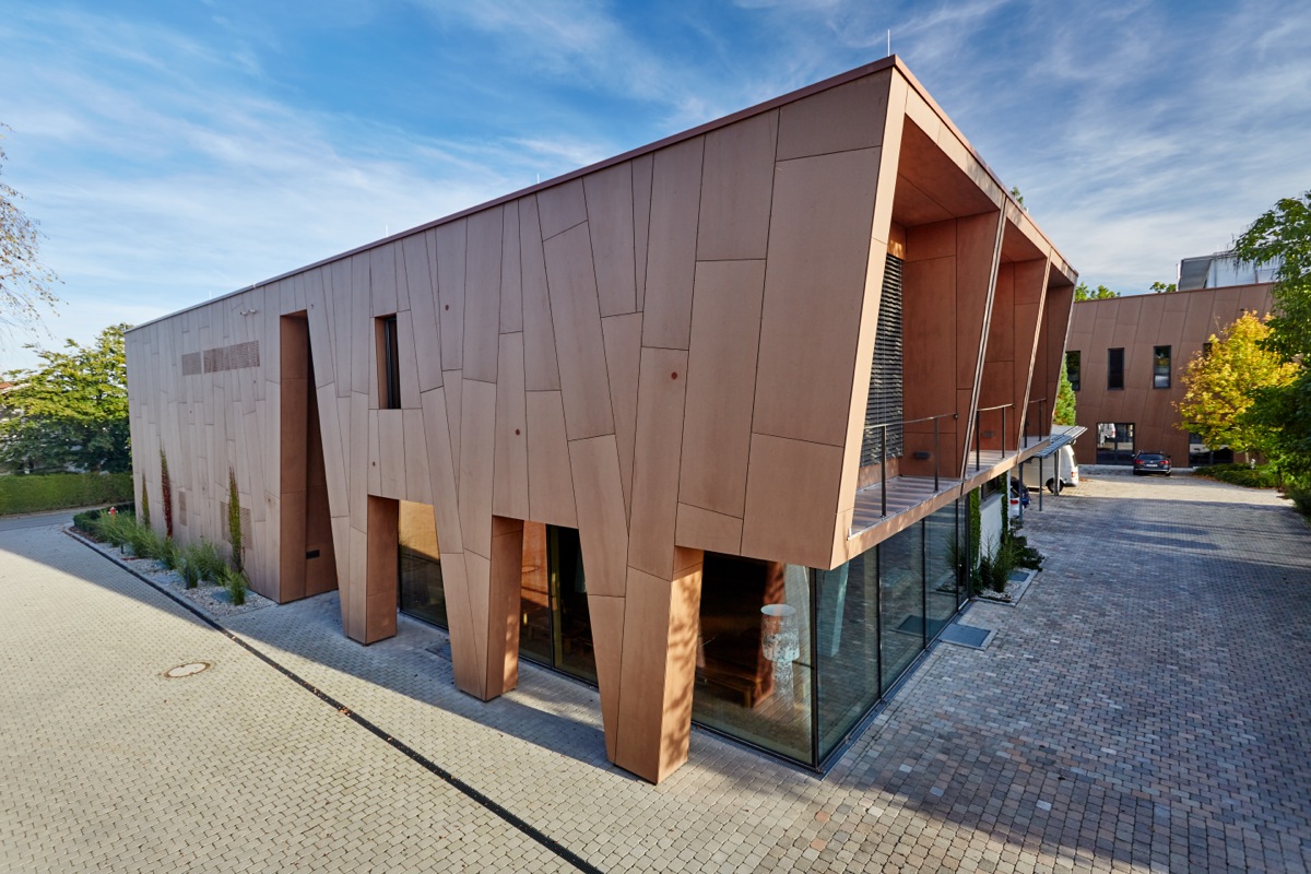 Rockpanel Natural duurzaam plaatmateriaal met natuurlijke verwering Rockpanel Natural duurzaam plaatmateriaal met natuurlijke verwering
