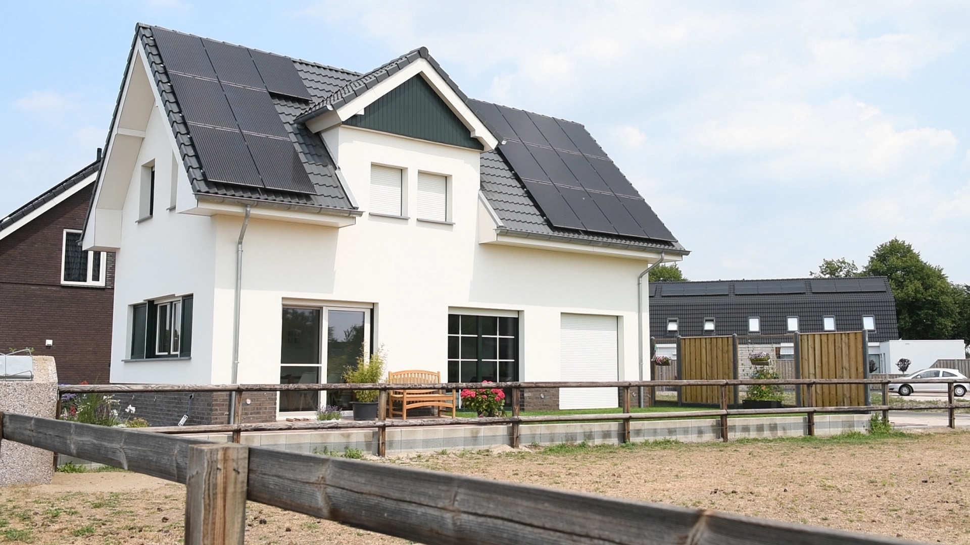 Peter Stein bouwt eigen Passiefhuis met een energiebehoefte van slechts 15 m2 K/W per jaar Peter Stein bouwt eigen Passiefhuis met een energiebehoefte van slechts 15 m2 K/W per jaar