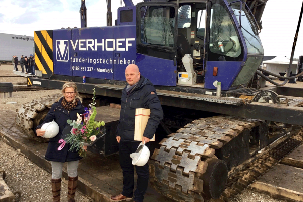 Eerste paal nieuw bedrijfscomplex Metacon de grond in