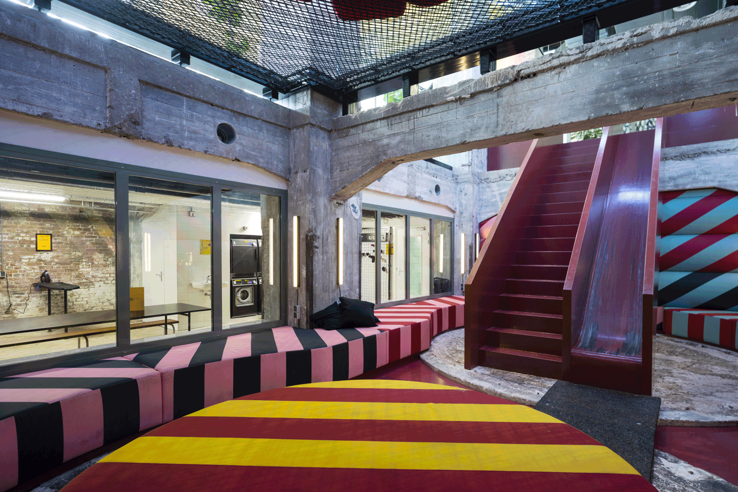 Merford profielstalen binnenpuien Student Hotel Maastricht Merford profielstalen binnenpuien Student Hotel Maastricht