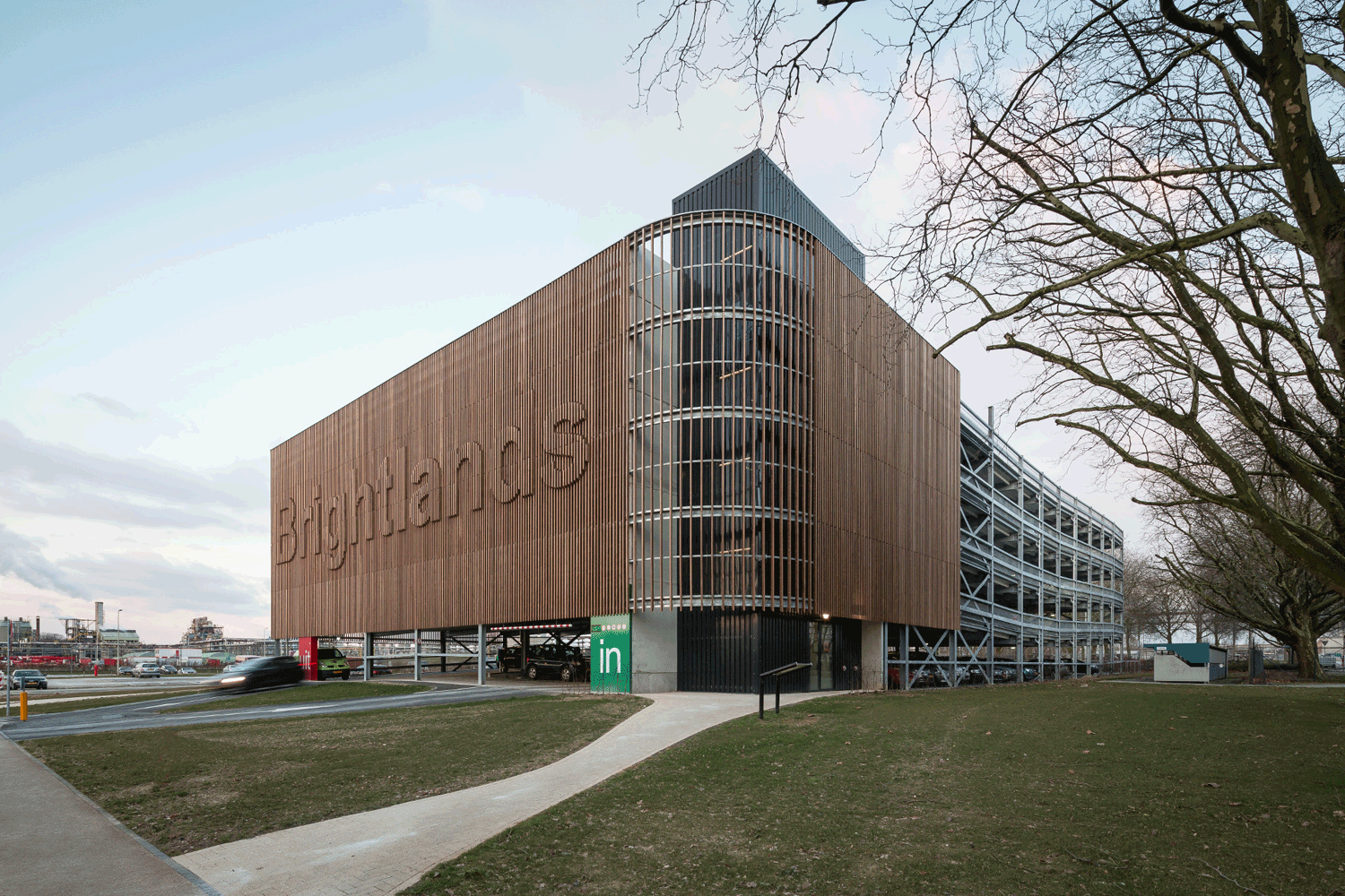 NobelWood FRX brandveilig tropisch hardhout van Foreco houten gevel parkeergarage Brightlands