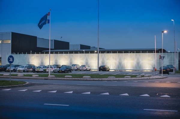 Heras ontwikkelt uniek en artistiek hekwerk voor Schiphol SmartGate Cargo