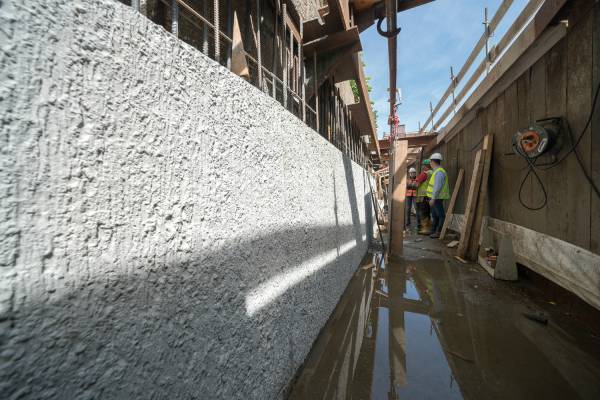 Opmerkelijke nieuwe oeverconstructie Watermolenbeek met NOE Betonbekistingstechniek