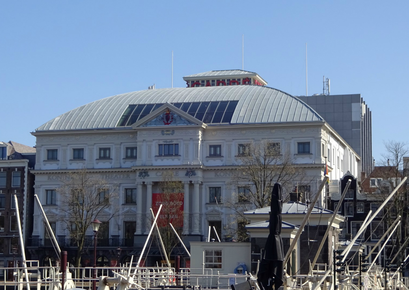 Dak Grande theaterdame Carré straalt weer als vanouds