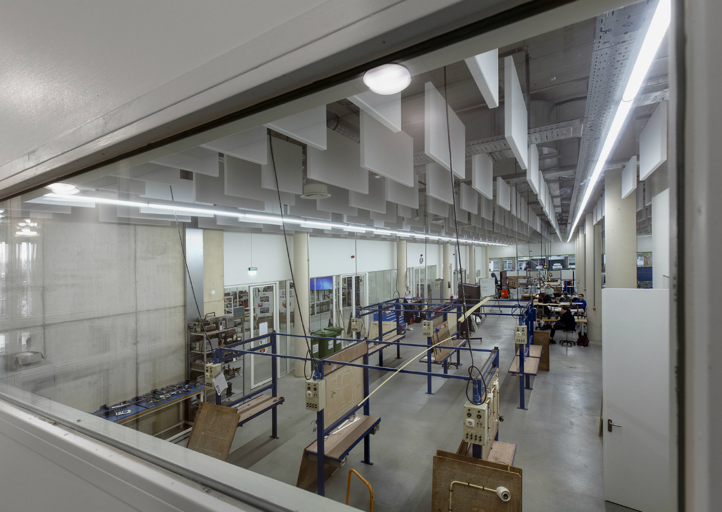 Innovatieve akoestische wandpanelen van Rockfon toegepast in elf meter hoge techniekhal DaCapo College Sittard Innovatieve akoestische wandpanelen van Rockfon toegepast in elf meter hoge techniekhal DaCapo College Sittard